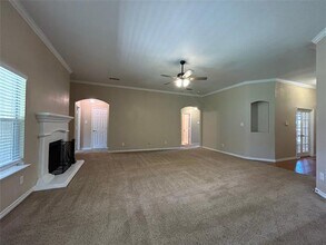 205 Carriage Dr in Willow Park, TX - Foto de edificio - Building Photo