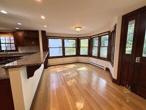 33 Clearwater Rd in Brookline, MA - Building Photo - Building Photo