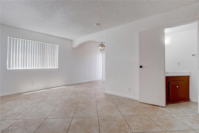 3812 Surfrider Ln in Las Vegas, NV - Building Photo - Building Photo