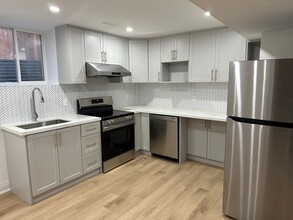 82 Jones Ave in Oshawa, ON - Building Photo - Building Photo