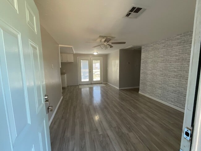 1824 Lariet Ln in Del City, OK - Building Photo - Building Photo