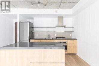 560 King St W in Toronto, ON - Building Photo - Building Photo