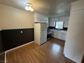 1612 Maple Dr in Lorain, OH - Building Photo - Building Photo