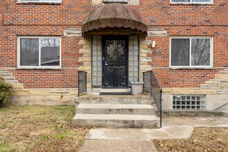 602 Rockford Ave, Unit 1 in Dayton, OH - Foto de edificio - Building Photo