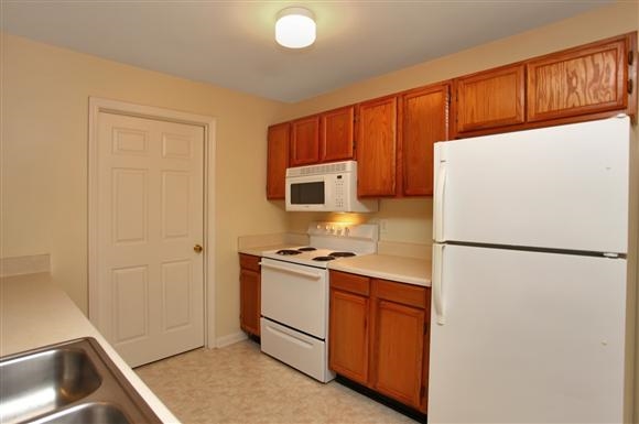 Sterling Park Apartments in Henderson, NC - Building Photo - Interior Photo