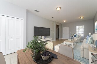 532 Imperial Pl in Kissimmee, FL - Building Photo - Building Photo