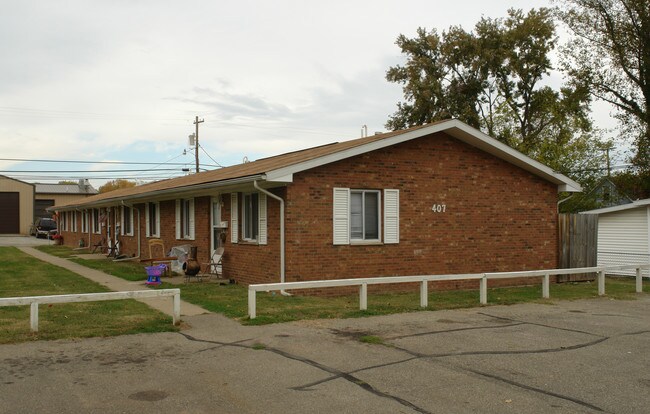 406-407 Florence St in Belpre, OH - Foto de edificio - Building Photo