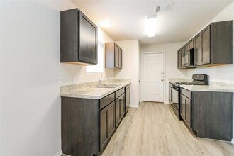 2720 Atlas Dr in Conroe, TX - Building Photo - Building Photo