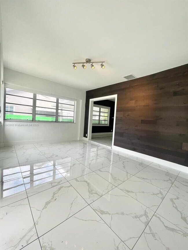 4257 NW 3rd St in Miami, FL - Building Photo - Building Photo