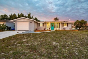 7835 Birchwood Dr in Port Richey, FL - Building Photo