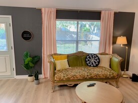 2004 Melissa Oaks Ln in Austin, TX - Building Photo