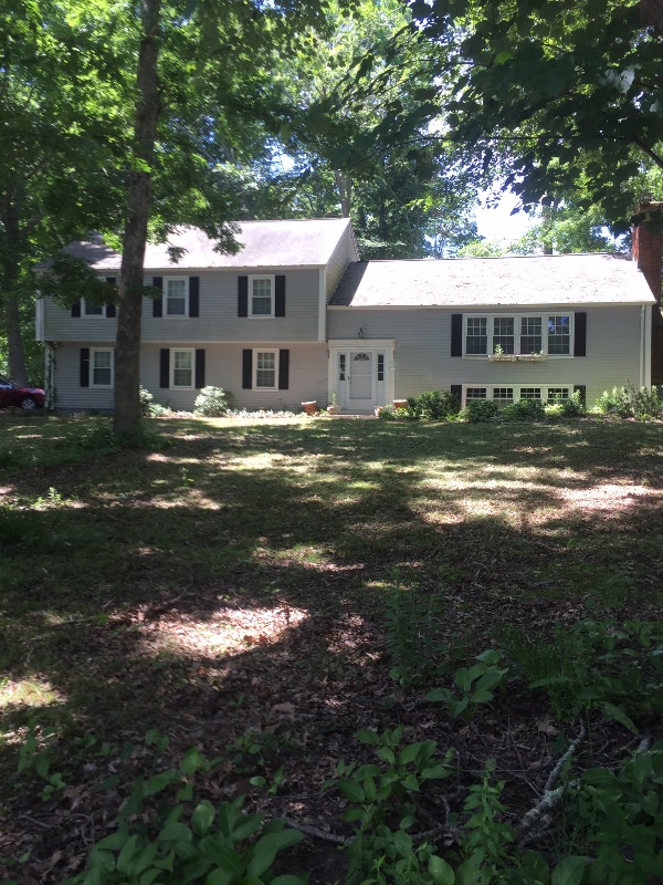 8 Dogwood Ln in Norwich, CT - Building Photo - Building Photo
