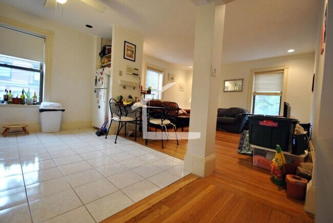 14 Dean Rd in Brookline, MA - Building Photo - Building Photo