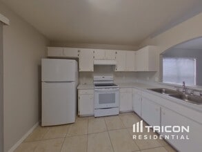 10435 Blackmore Dr in Tampa, FL - Building Photo - Building Photo