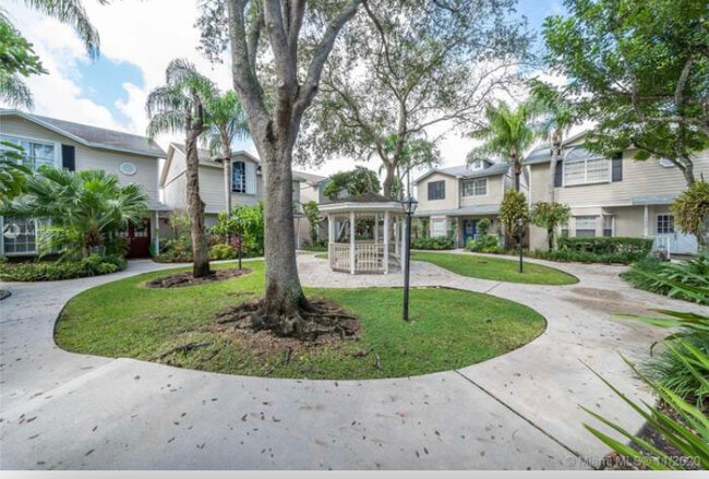 14600 SW 122nd Pl in Miami, FL - Building Photo - Building Photo