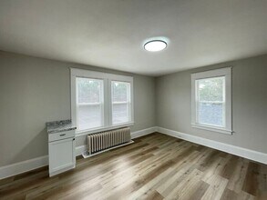 55 Henriette St in Manchester, NH - Building Photo - Building Photo