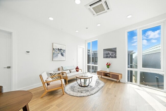 34 Hichborn St, Unit 204L