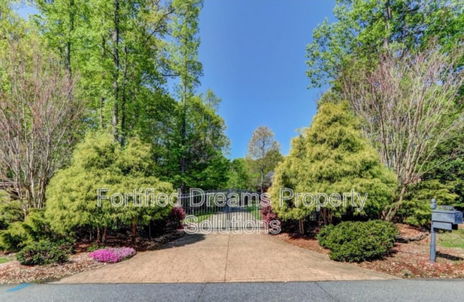 6421 Ashton Park Dr in Oak Ridge, NC - Building Photo - Building Photo