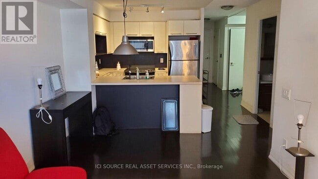 25 Carlton St. in Toronto, ON - Building Photo - Building Photo