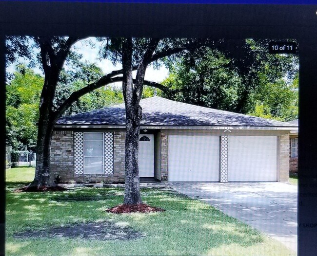 4605 37th St Rentals in Dickinson, TX