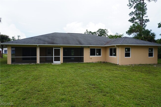 703 Grant Ave in Lehigh Acres, FL - Building Photo - Building Photo