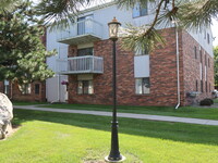 Hunter Woods Apartments in Lapeer, MI - Foto de edificio - Building Photo