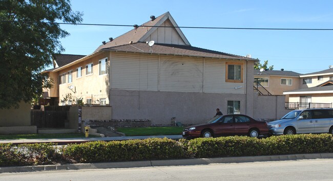 2173 Towne Ave in Pomona, CA - Building Photo - Building Photo