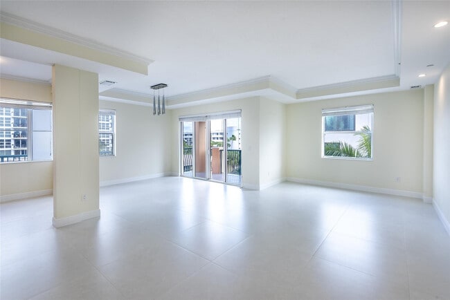 3236 NE 5th St in Pompano Beach, FL - Building Photo - Building Photo