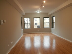 2323 W Arthur Ave, Unit 2 in Chicago, IL - Foto de edificio - Building Photo