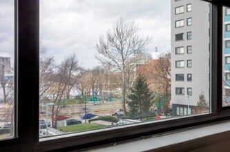 2 Emerson Plz, Unit 3 in Boston, MA - Foto de edificio - Building Photo