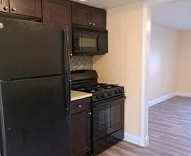 2015 Berkshire Cir in Carpentersville, IL - Building Photo - Building Photo