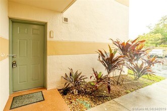 9777 Nob Hill Ct-Unit -9777 in Sunrise, FL - Building Photo - Building Photo
