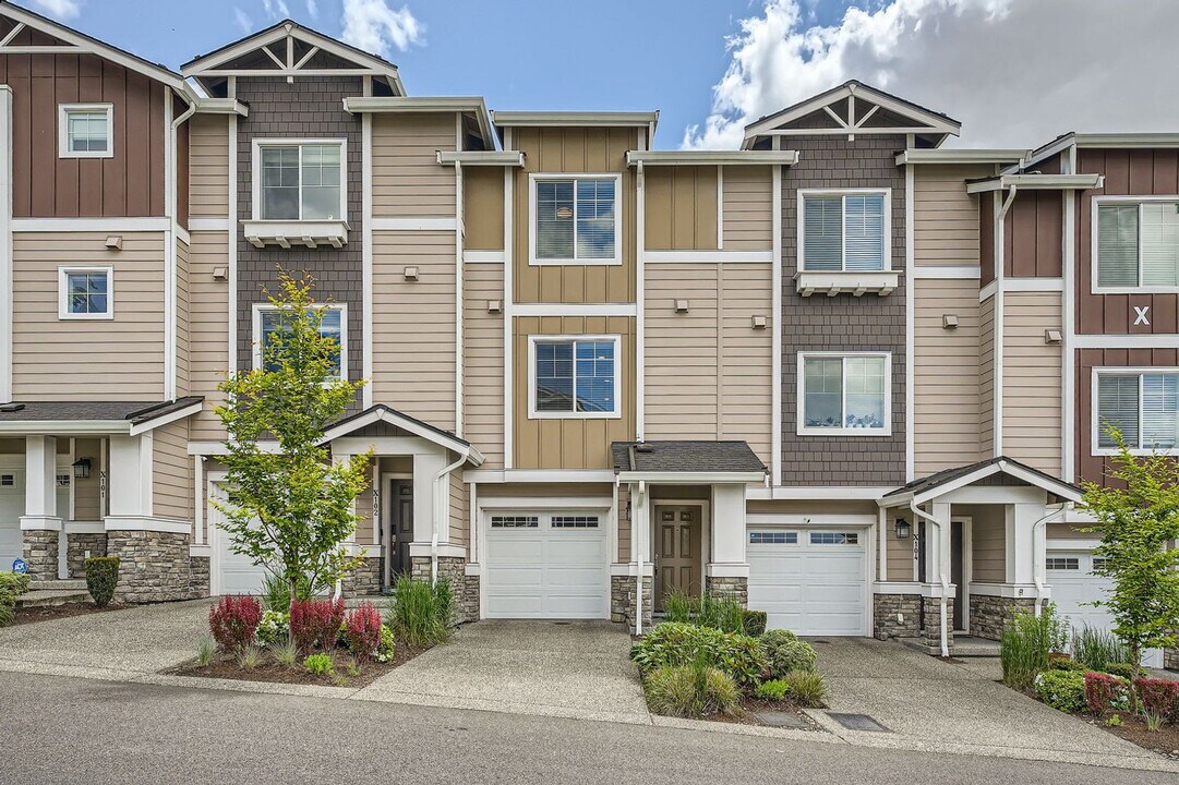 22328 88th Ave S in Kent, WA - Building Photo