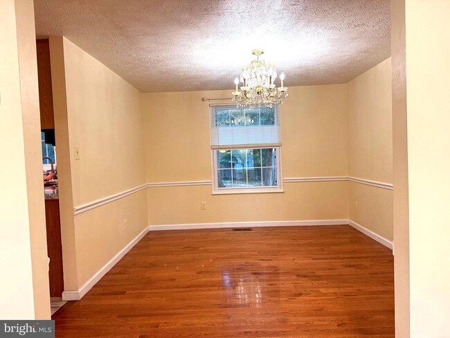 10434 Calumet Grove Dr in Fairfax, VA - Building Photo - Building Photo