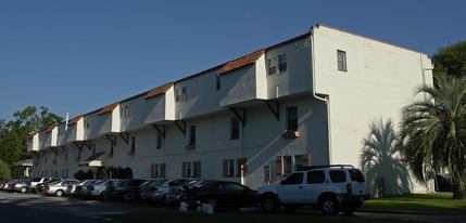 Campus Walk Apartments in Gainesville, FL - Building Photo - Building Photo