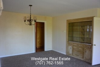 1411 Skillman Ln in Petaluma, CA - Building Photo - Building Photo