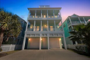 3815 Seabreeze Ln in Galveston, TX - Building Photo