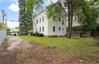 9 Woodbine St, Unit 1 in Providence, RI - Building Photo - Building Photo