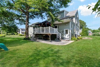 21 Clifton Rd in Bristol, RI - Building Photo - Building Photo