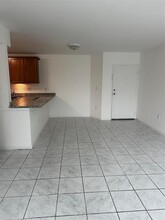 8050 NW 8th St, Unit 1102 in Miami, FL - Building Photo - Building Photo