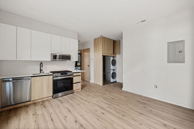 6 National St, Unit 2 in Boston, MA - Building Photo - Building Photo