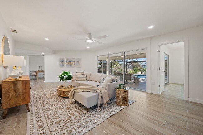 property at 210 Divinci Dr