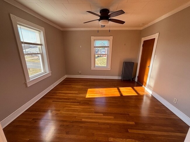 112 Prospect St, Unit 2 in Somerset, MA - Foto de edificio - Building Photo