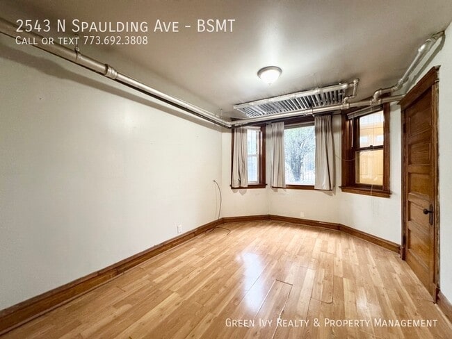 2543 N Spaulding Ave in Chicago, IL - Building Photo - Building Photo