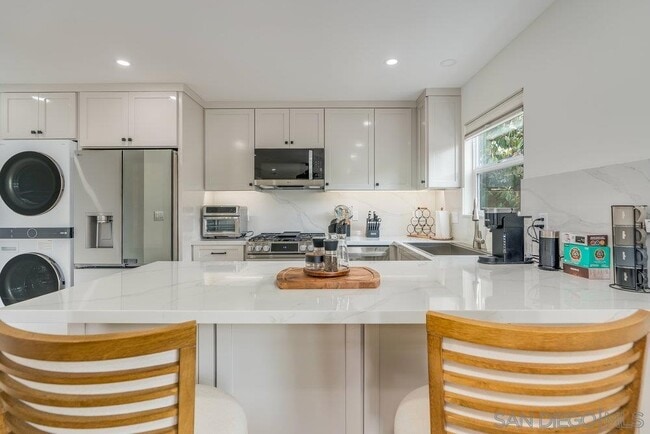 property at 5050 Gardena Ave