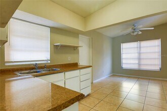 6203 Forest Grove Blvd in Orlando, FL - Building Photo - Building Photo
