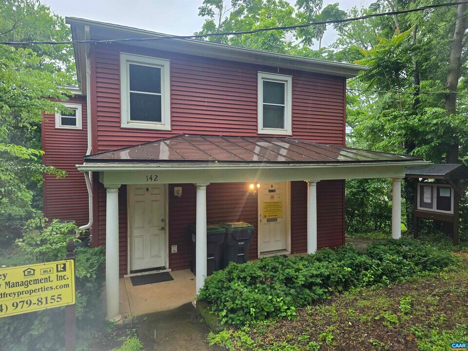 142 Carlton Rd in Charlottesville, VA - Building Photo
