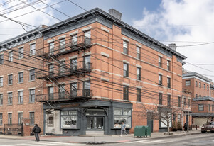 357 Varick St in Jersey City, NJ - Building Photo