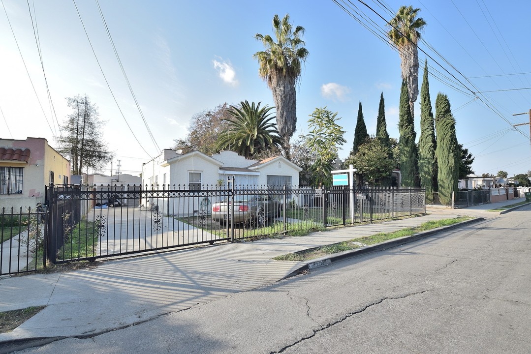 715 N Spring Ave in Compton, CA - Building Photo