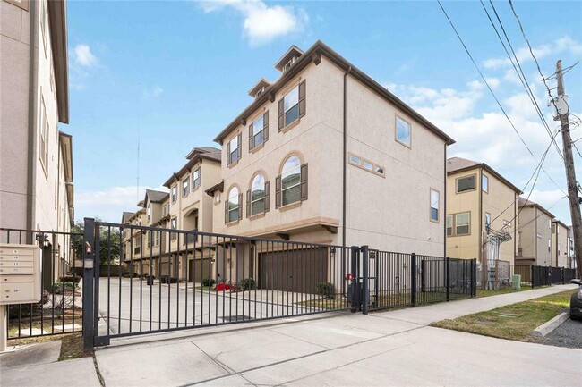 456 N Live Oak St in Houston, TX - Building Photo - Building Photo